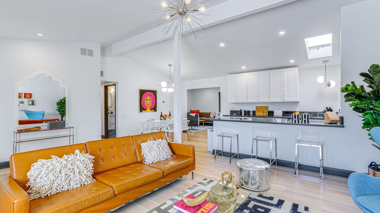 Photo of Livingroom in Desert Park Estates