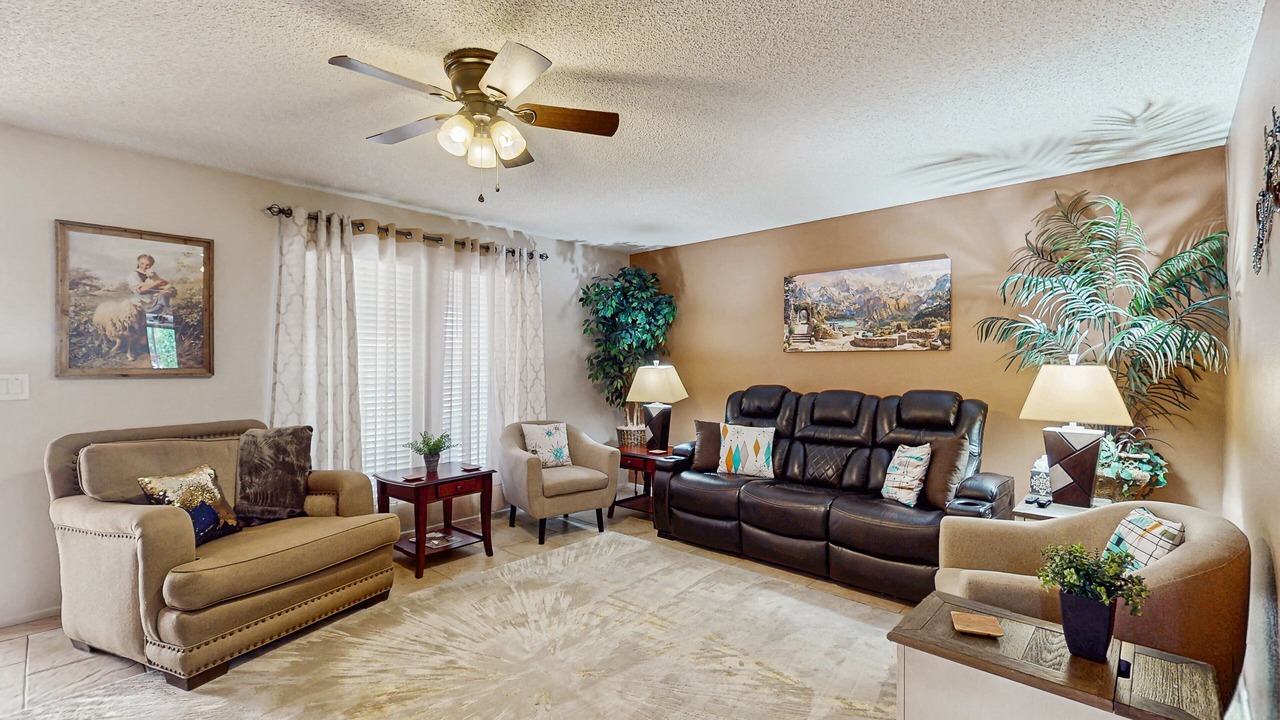 Photo of Livingroom in Sunland Village