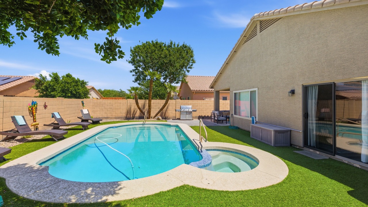 Photo of Outdoor in Avondale