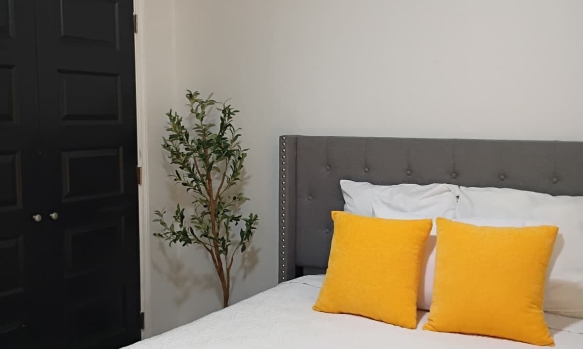 Photo of Bedroom in Edinburg