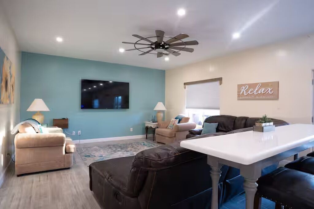 Photo of Livingroom in Sundance