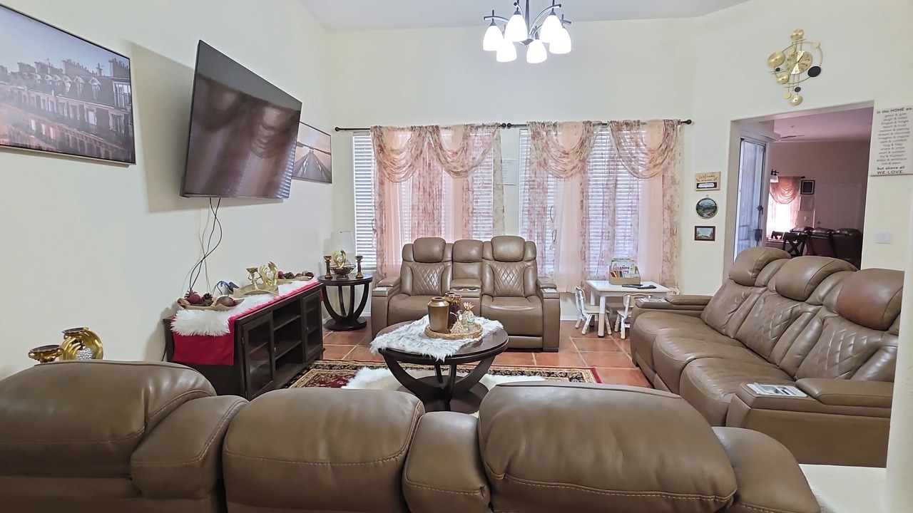 Photo of Livingroom in Estrella Village
