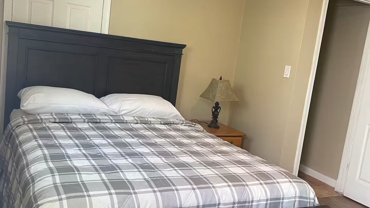 Photo of Bedroom in F. Q. Story