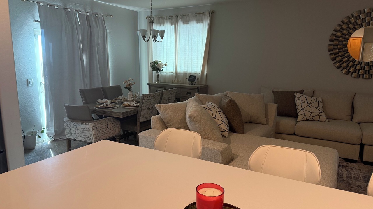 Photo of Livingroom in Sundance