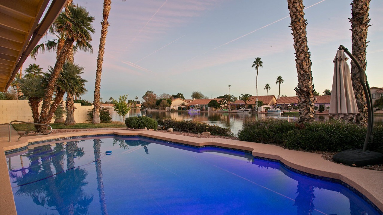 Photo of Outdoor in Garden Lakes