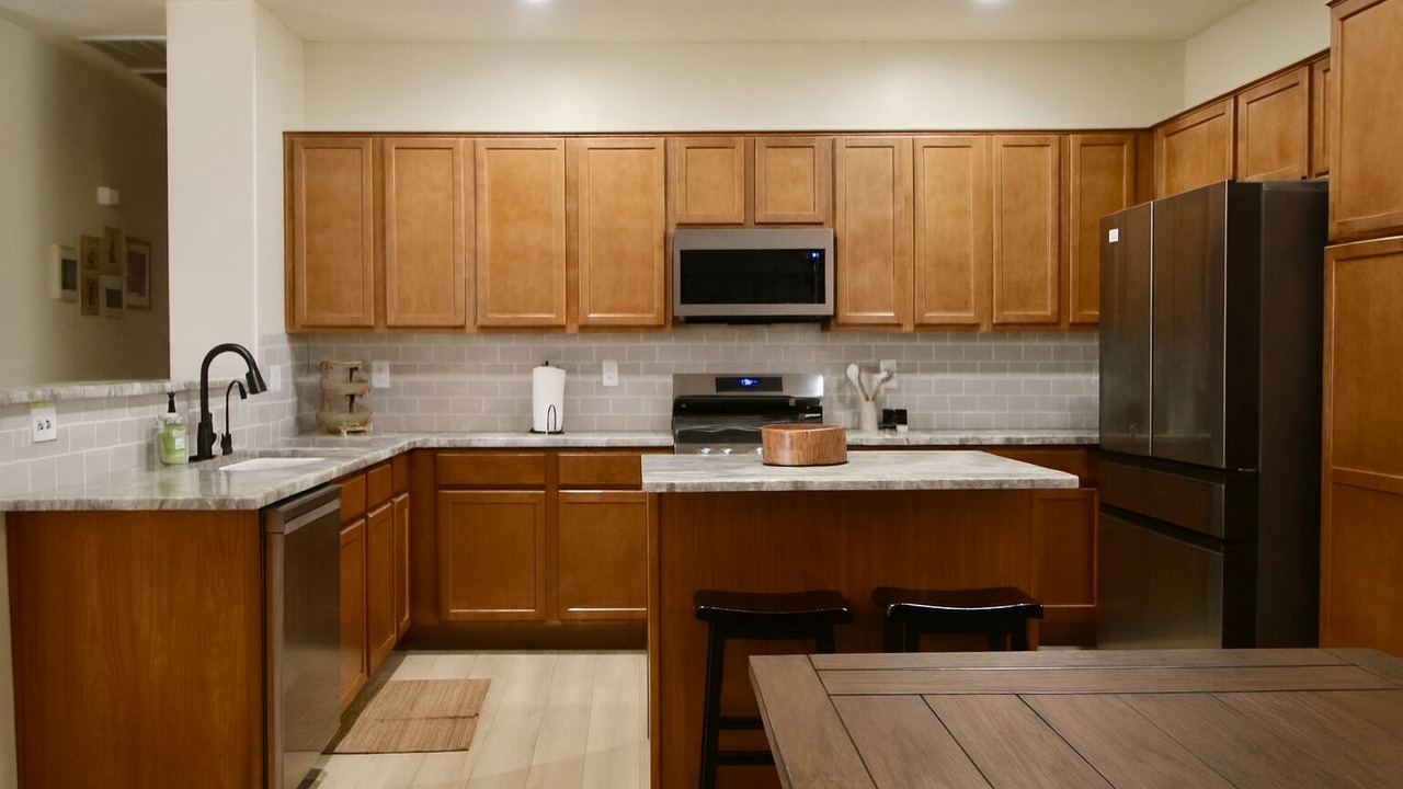 Photo of Kitchen in White Tank Foothills