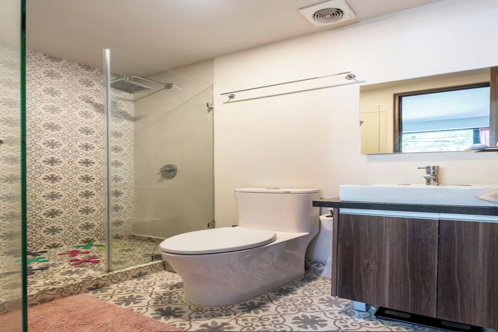 Photo of Bathroom in Downtown Mexico City