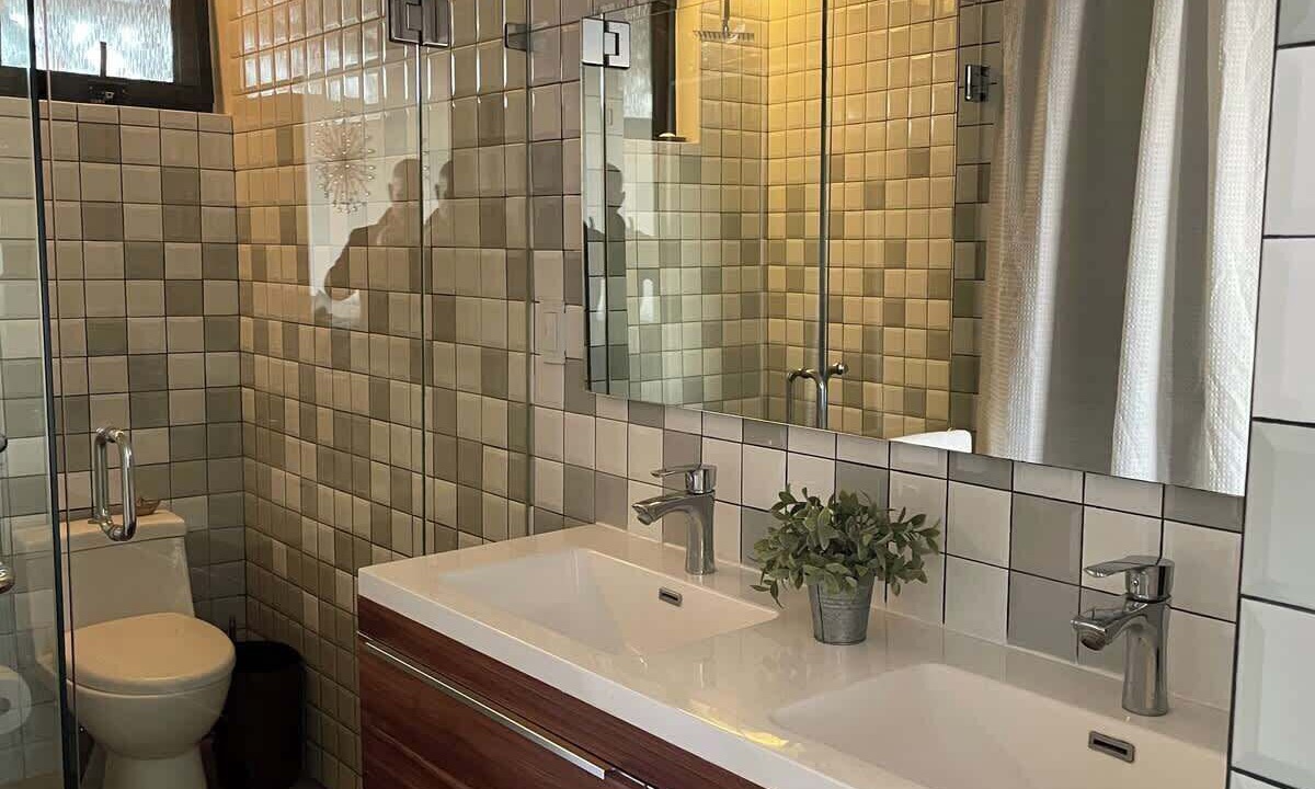 Photo of Bathroom in Avenida Revolucion