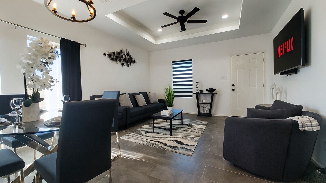Photo of Livingroom in Edinburg