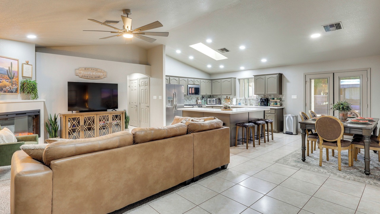 Photo of Livingroom in Mesa Del Sol