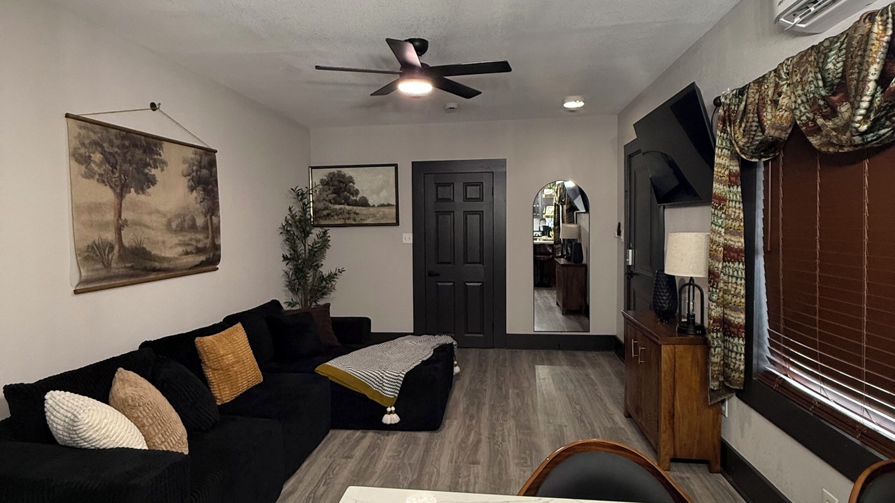 Photo of Livingroom in Brownsville