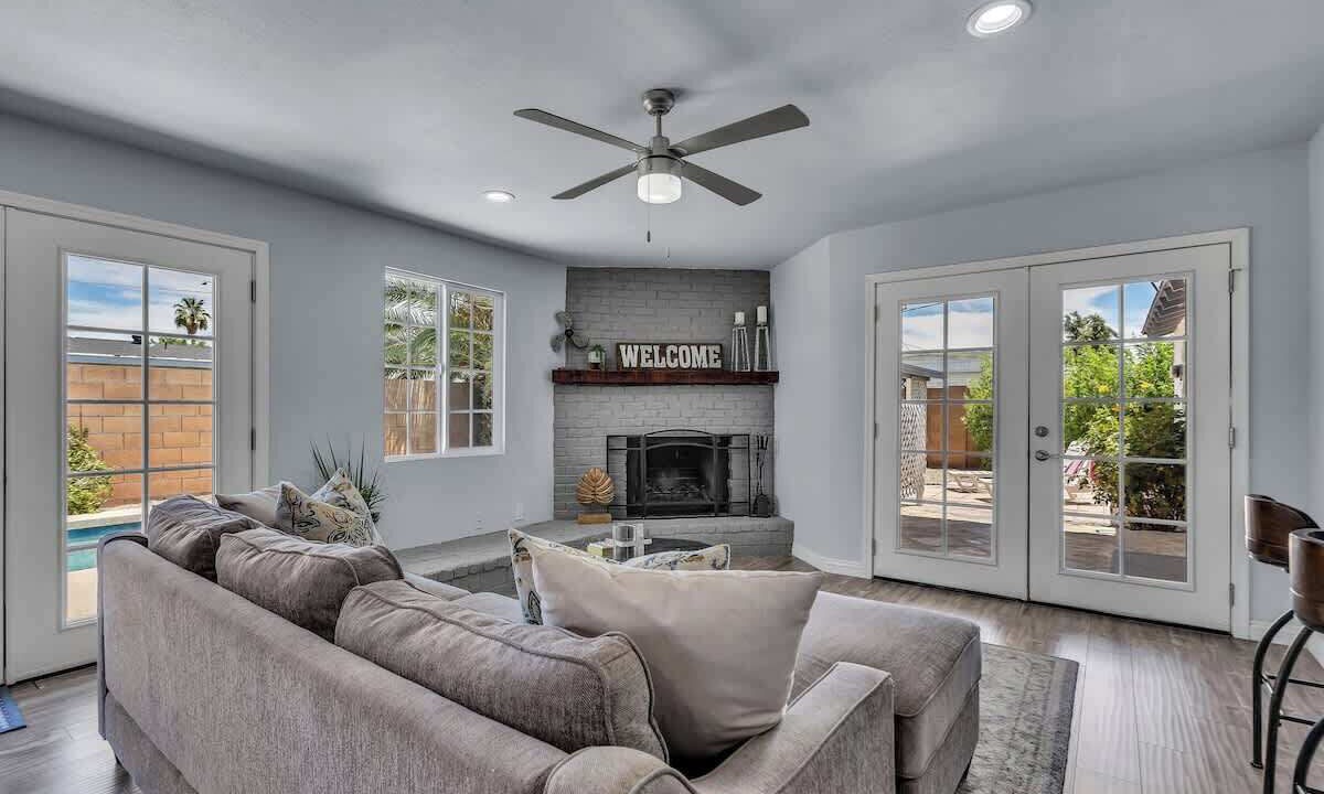 Photo of Livingroom in Camelback East