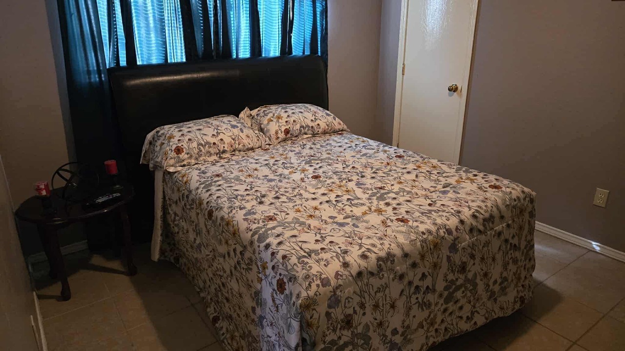 Photo of Bedroom in Edinburg