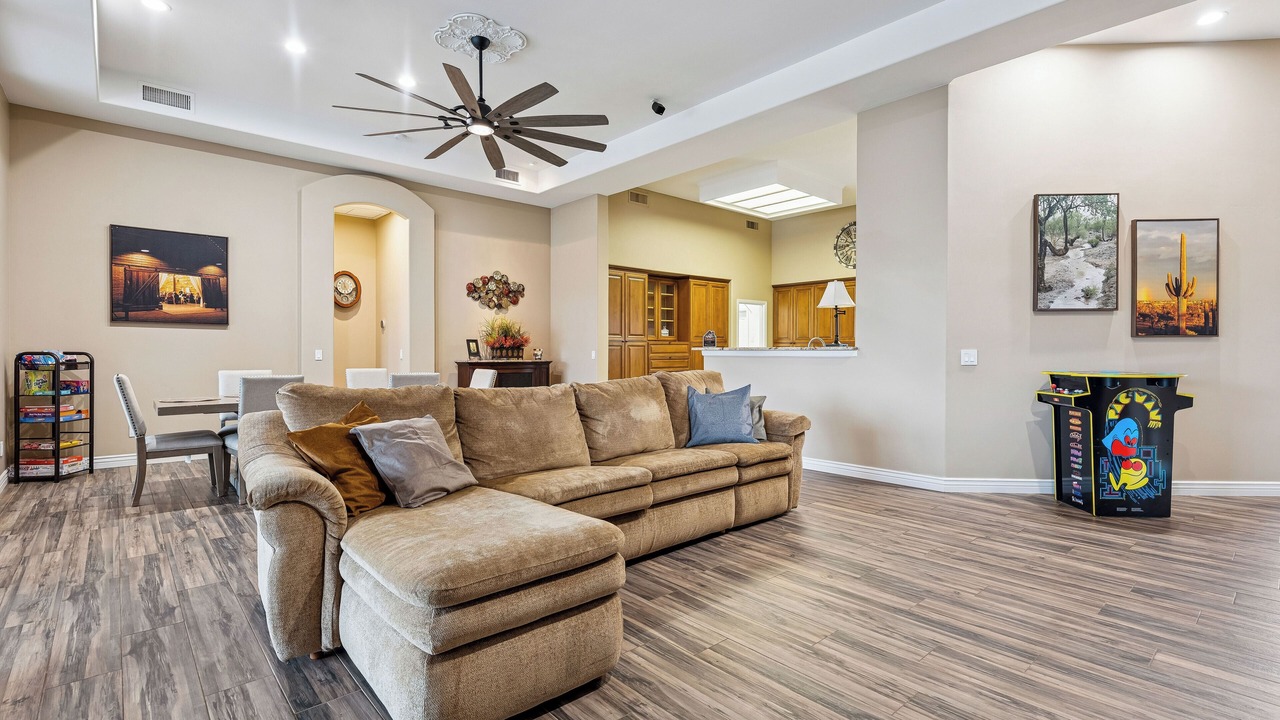 Photo of Livingroom in Val Vista Lakes
