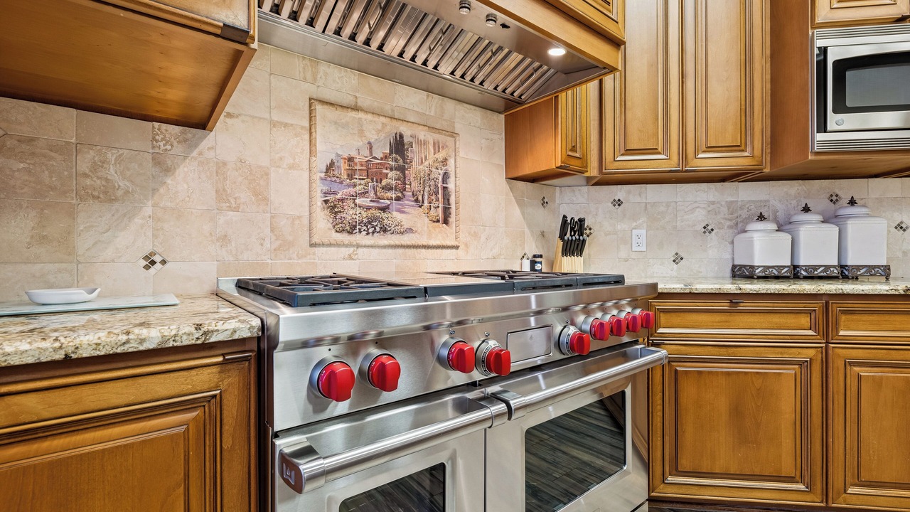 Photo of Kitchen in Val Vista Lakes