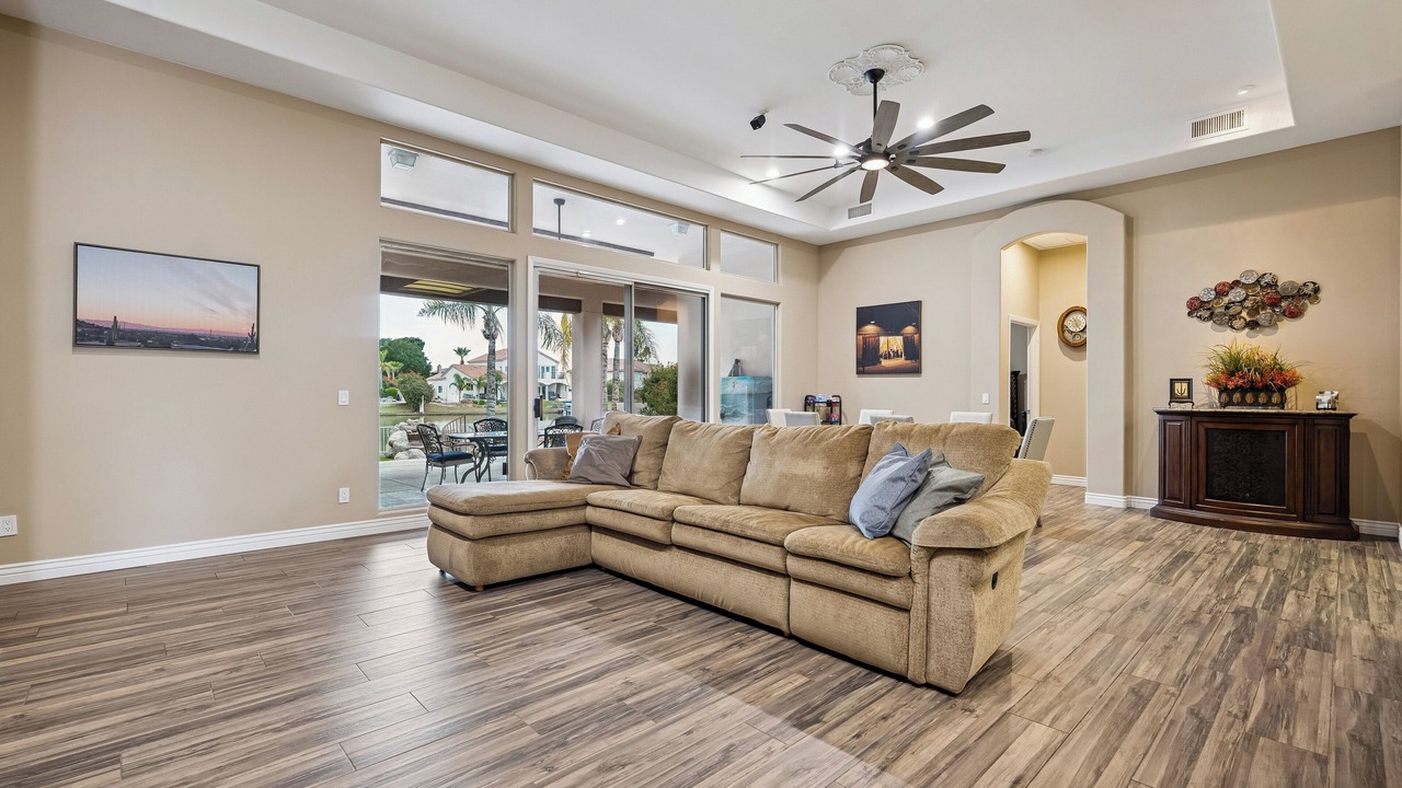 Photo of Livingroom in Val Vista Lakes