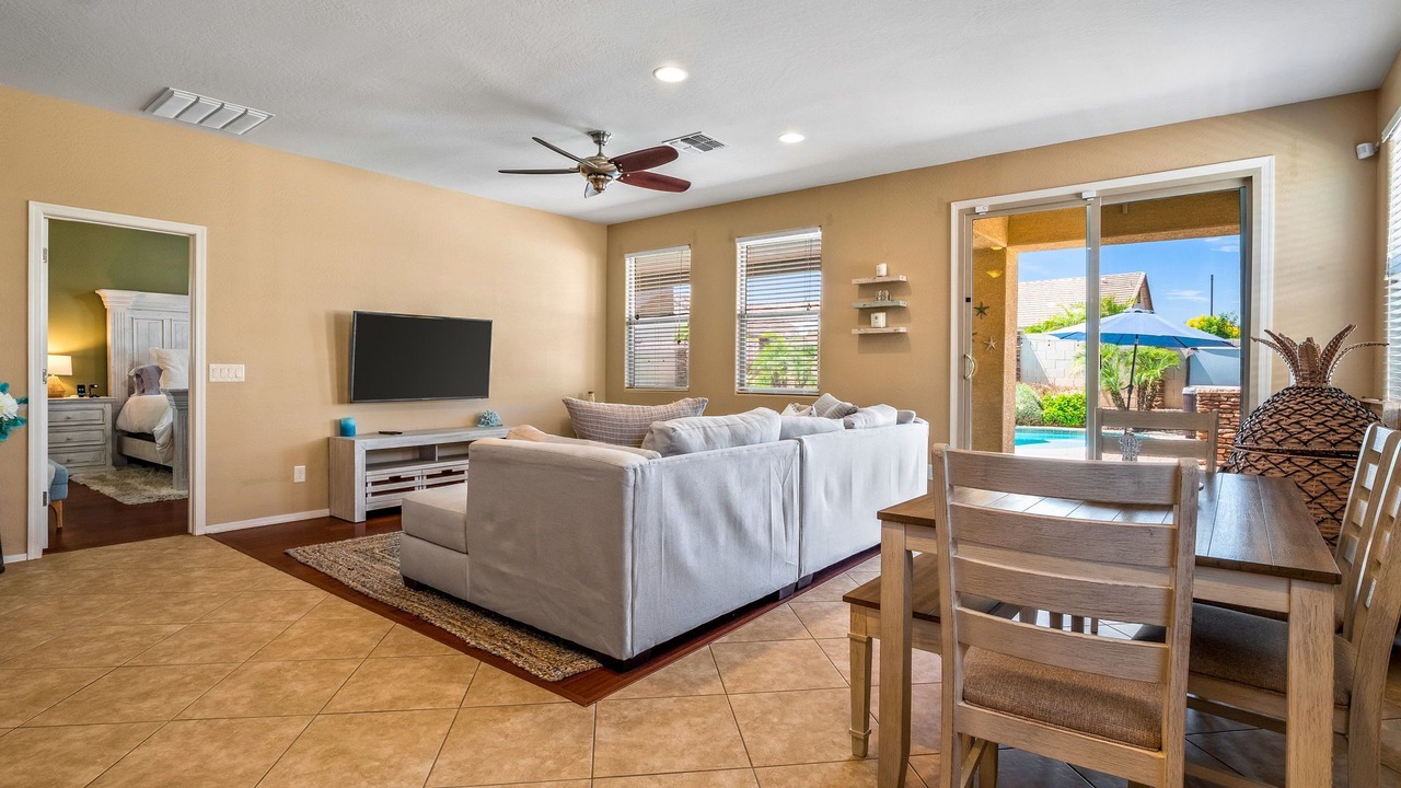 Photo of Livingroom in Surprise Farms