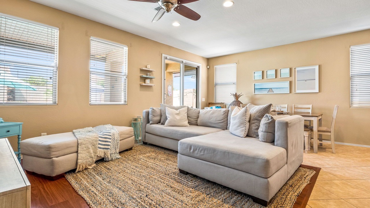 Photo of Livingroom in Surprise Farms