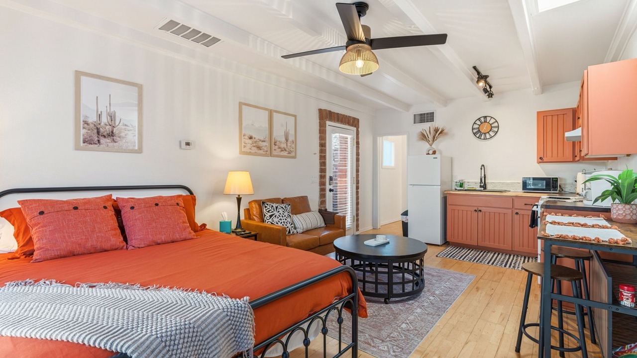Photo of Bedroom in West University