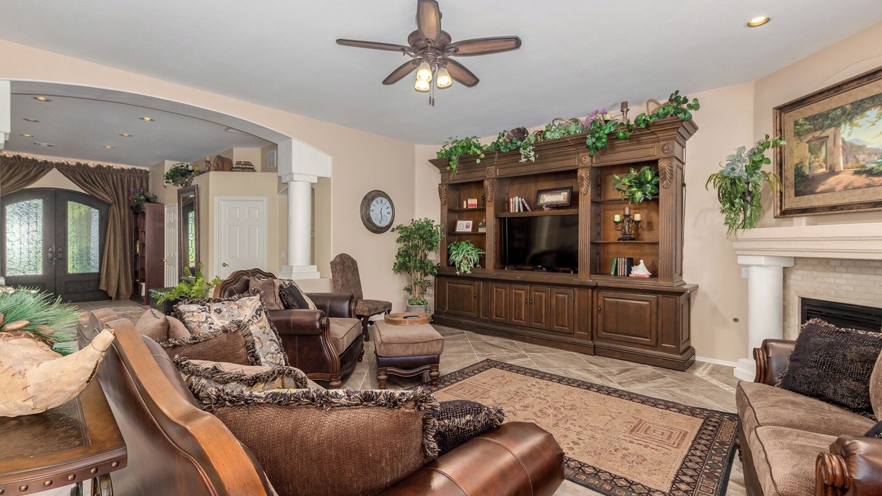 Photo of Livingroom in Saddlebrooke