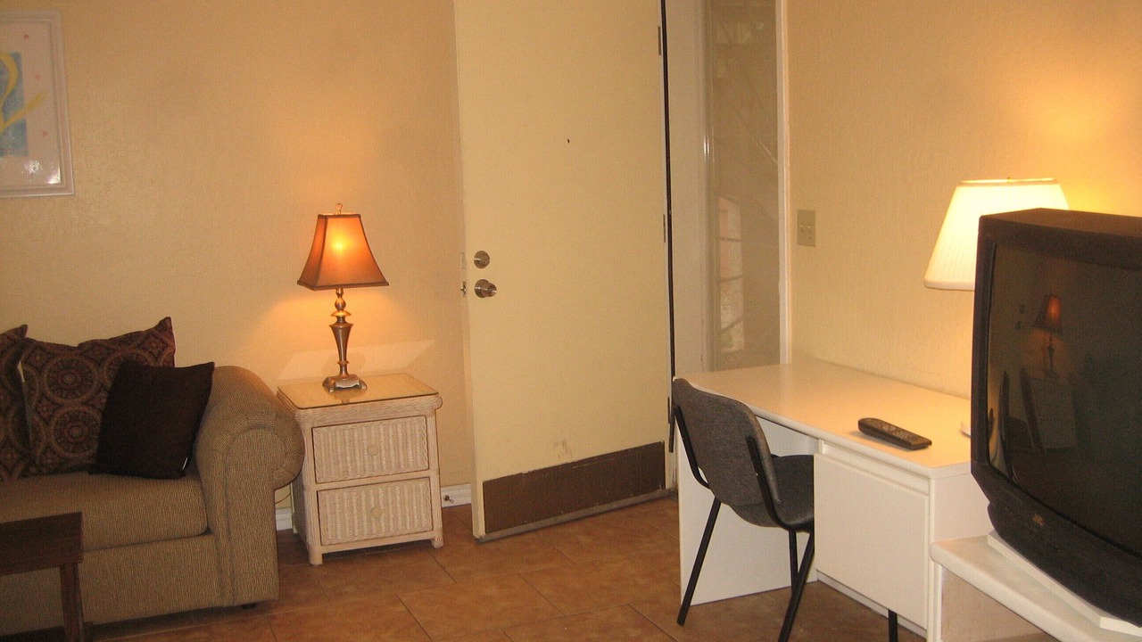 Photo of Livingroom in Surprise
