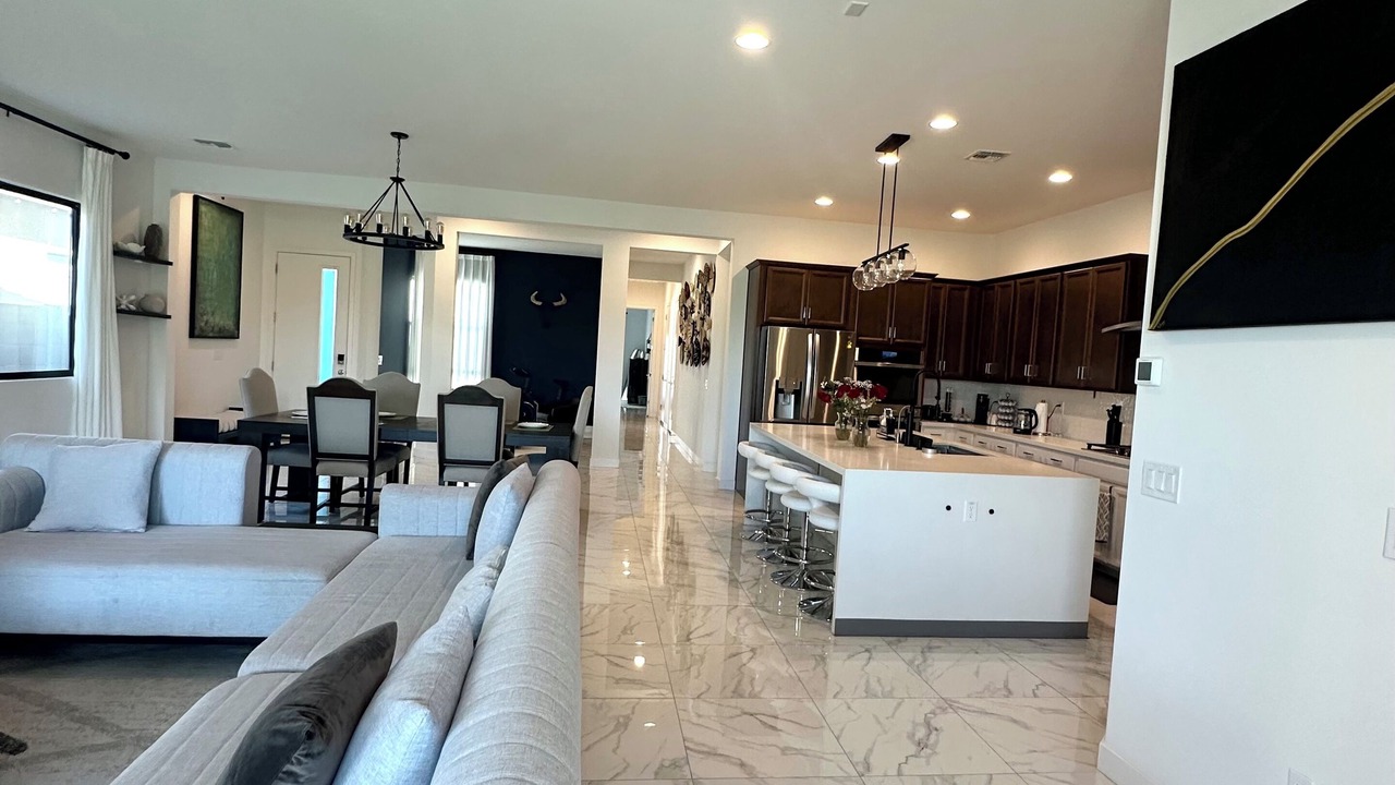 Photo of Livingroom in South Mountain