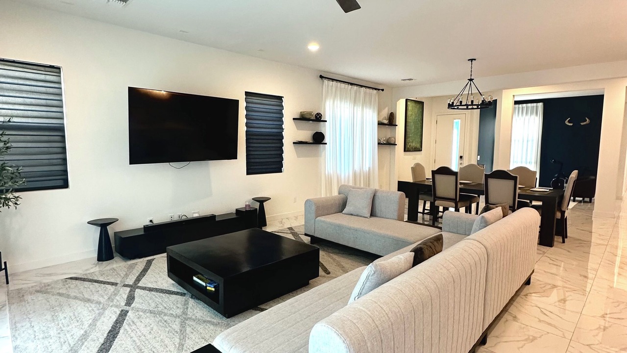 Photo of Livingroom in South Mountain
