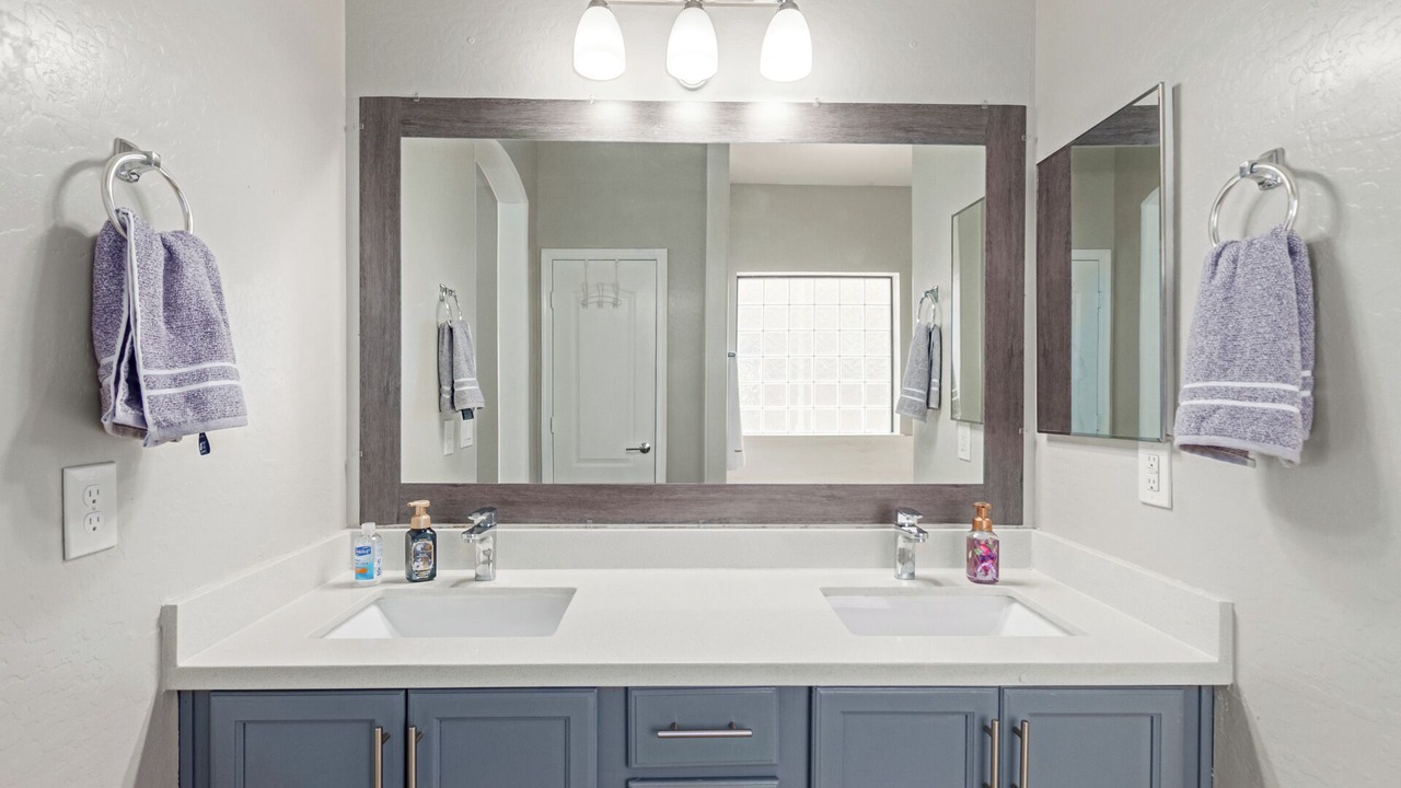 Photo of Bathroom in South Mountain