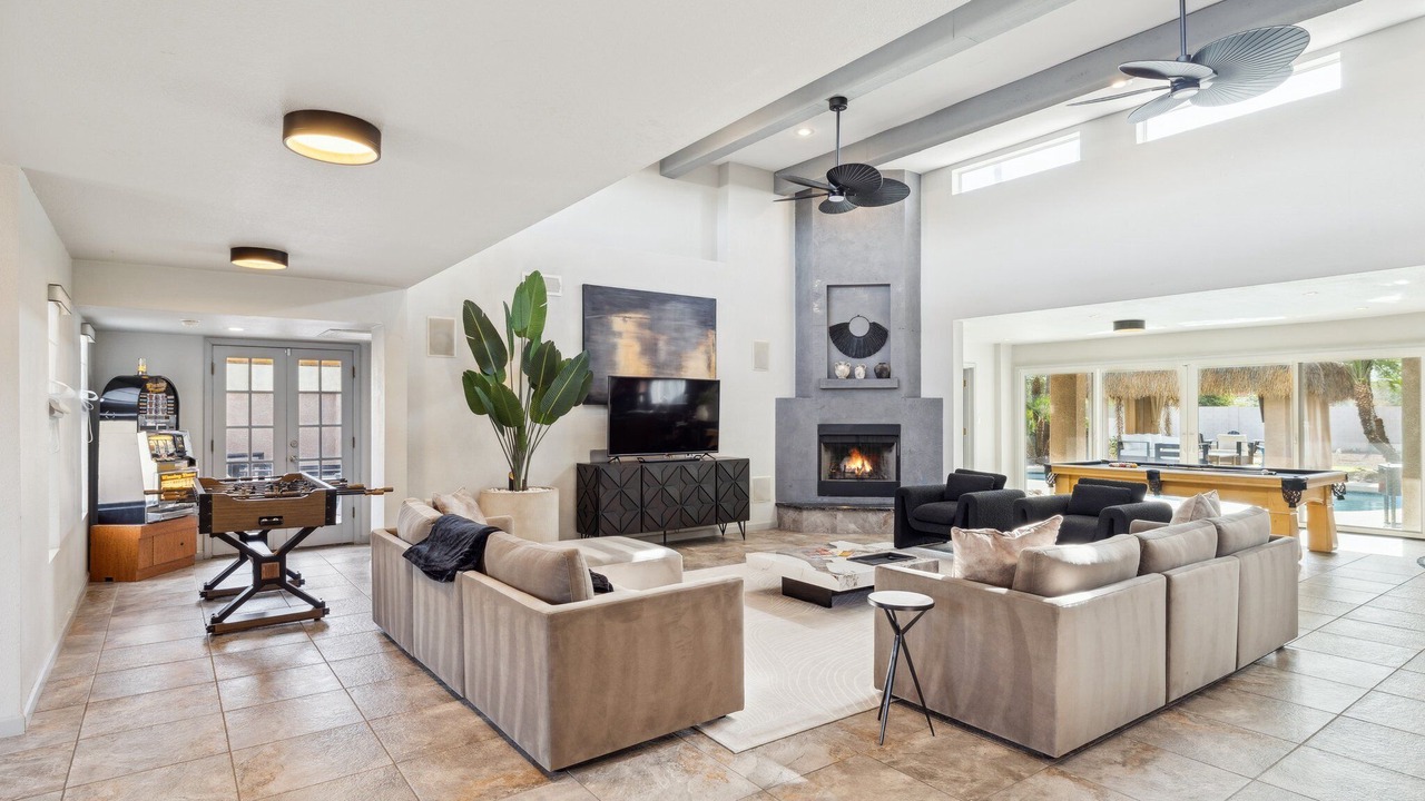 Photo of Livingroom in La Tierra Estates