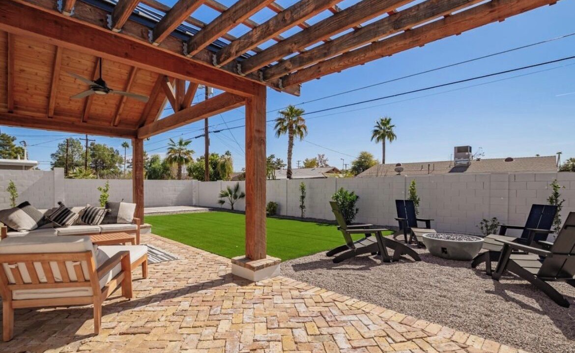 Photo of Patio Balcony in New Papago Parkway