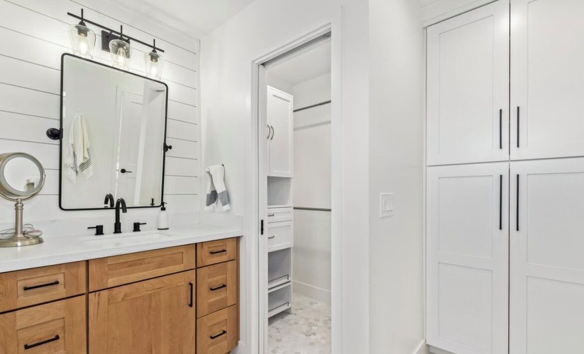 Photo of Bathroom in New Papago Parkway