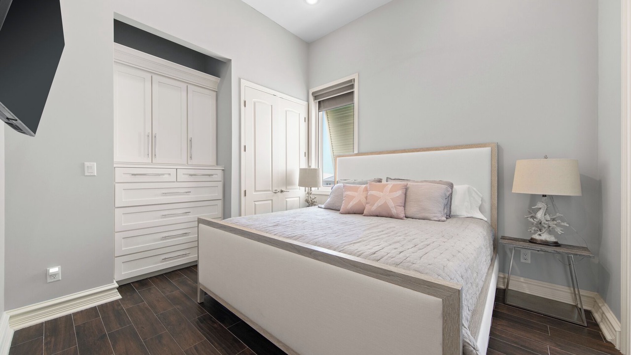 Photo of Bedroom in The Shores