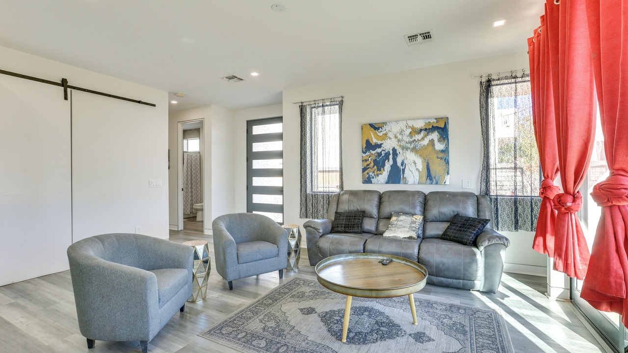 Photo of Livingroom in Garfield