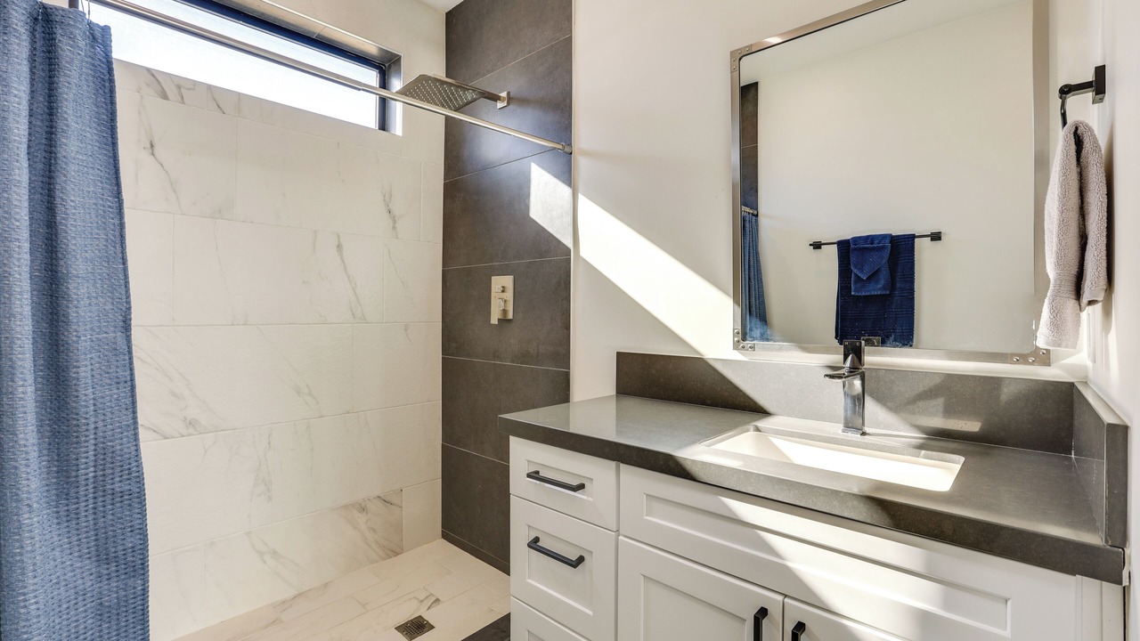 Photo of Bathroom in Garfield
