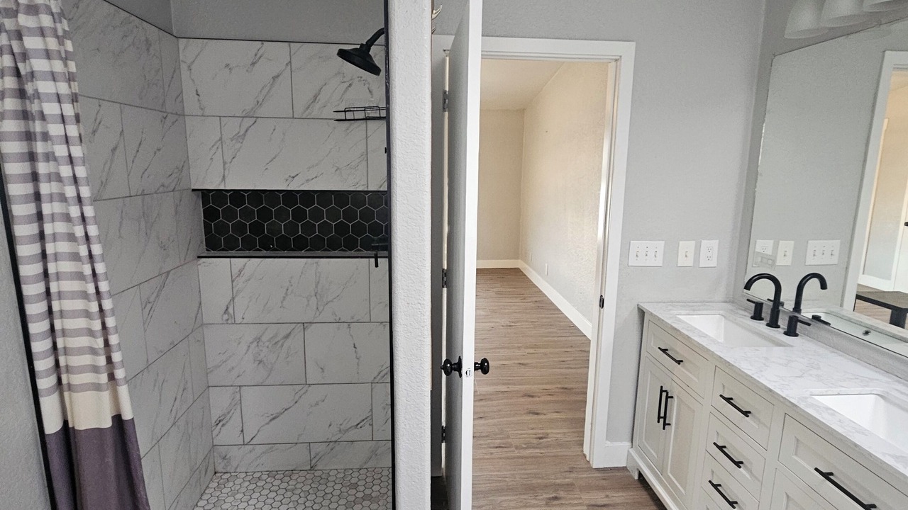 Photo of Bathroom in Tonopah