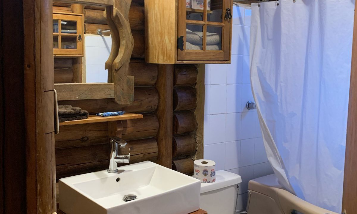 Photo of Bathroom in San Antonio de Las Alazanas