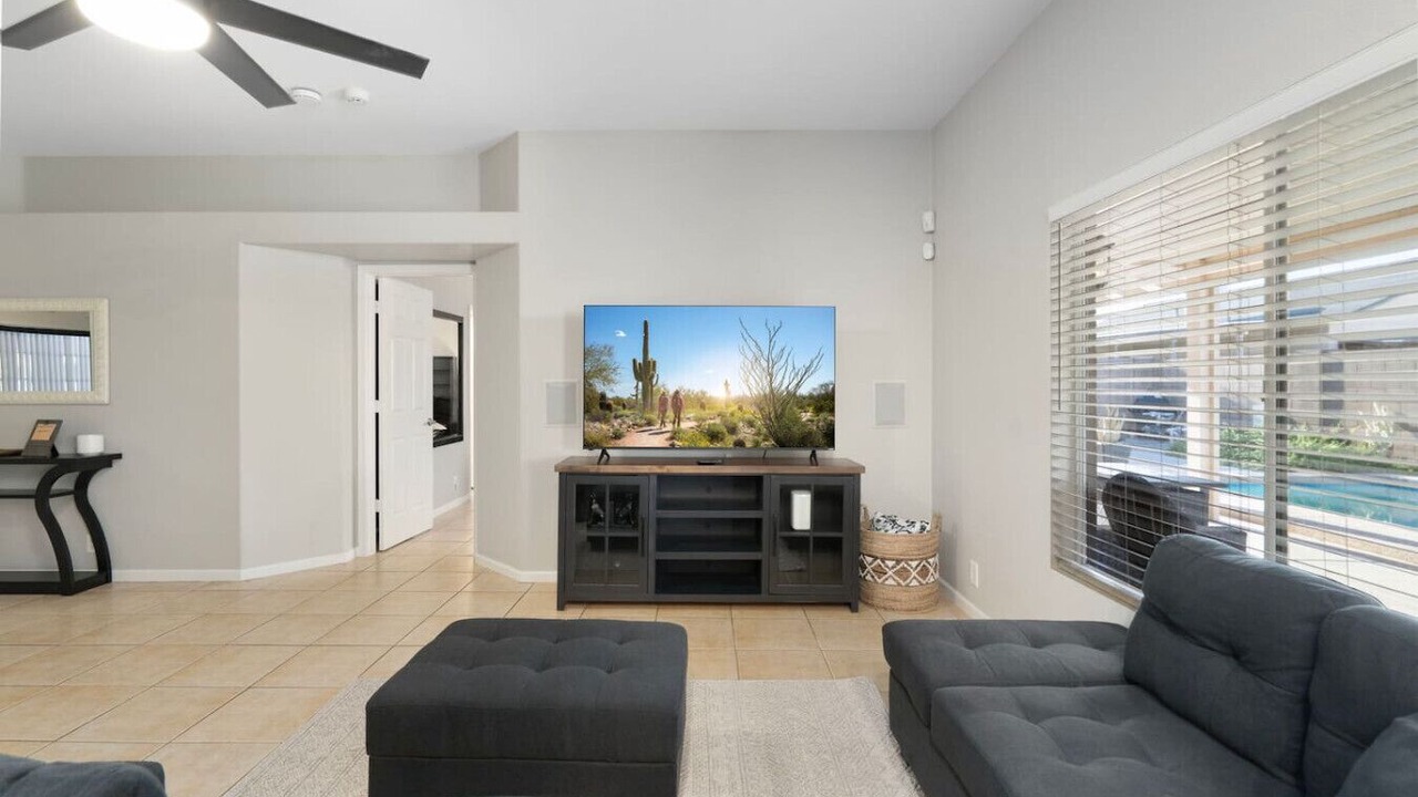 Photo of Livingroom in Maryvale Village