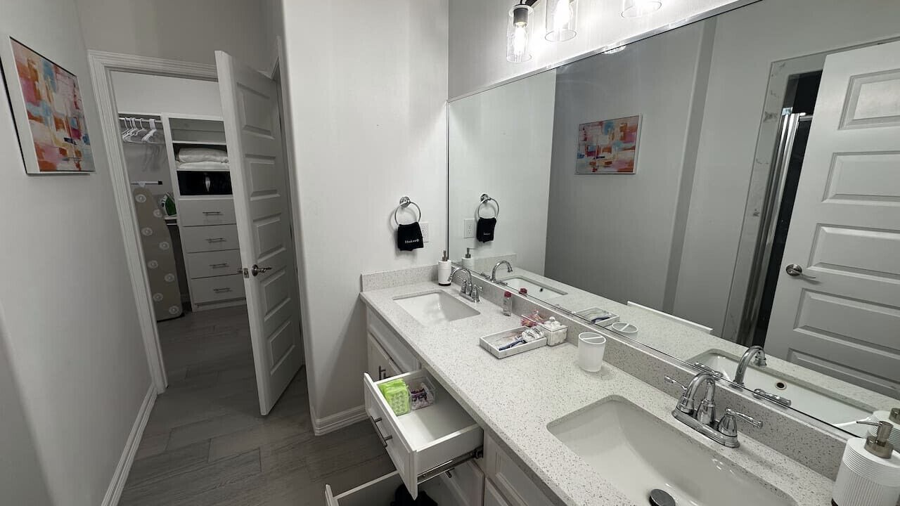 Photo of Bathroom in Brownsville