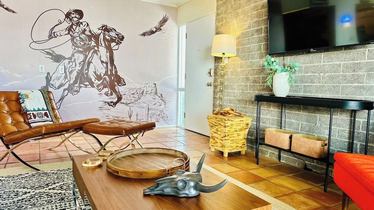 Photo of Livingroom in Entertainment District