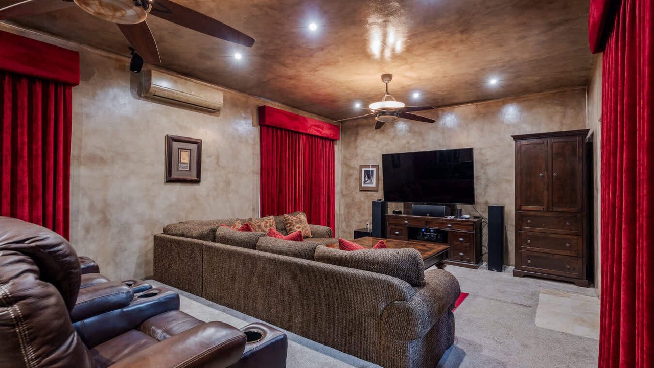 Photo of Livingroom in Buzzards