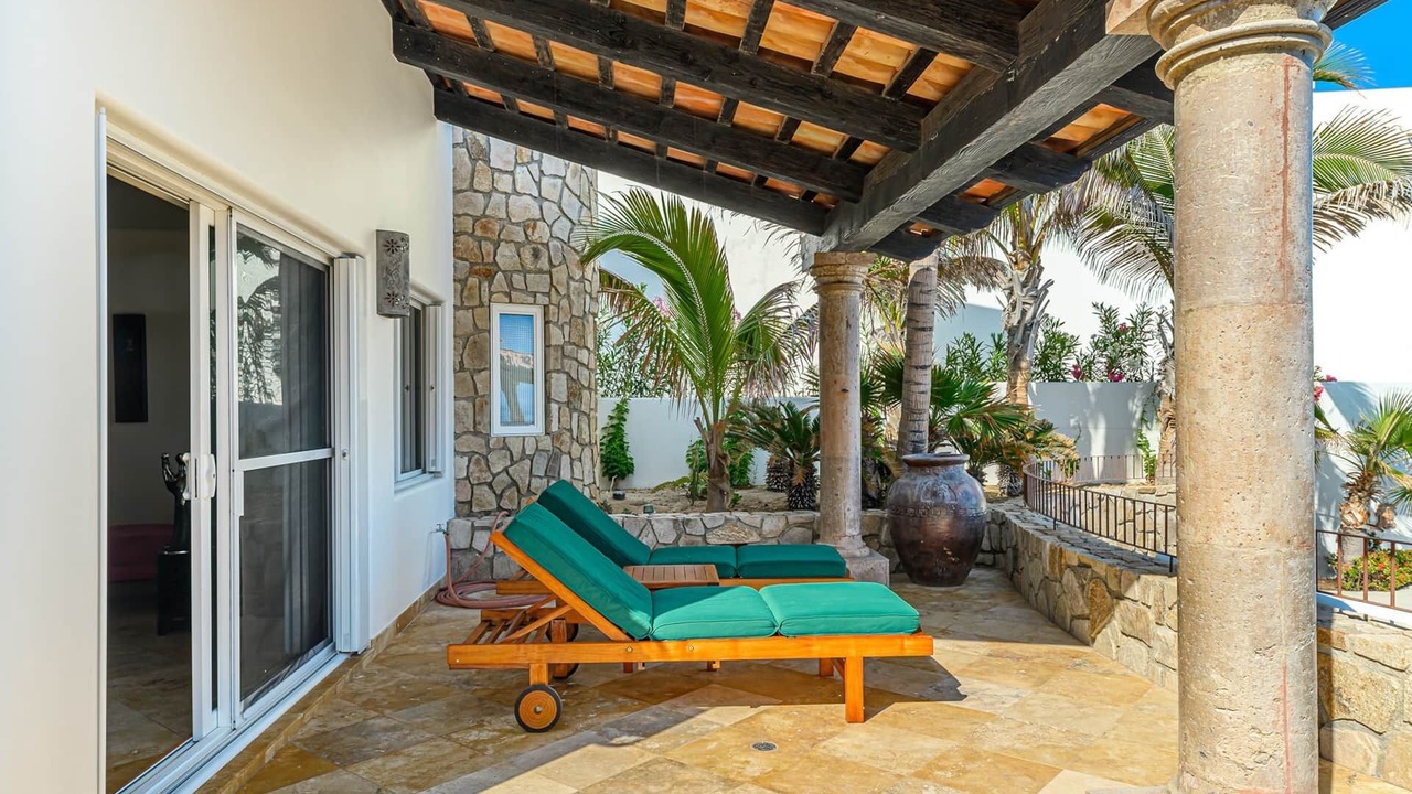 Photo of Patio Balcony in Buzzards