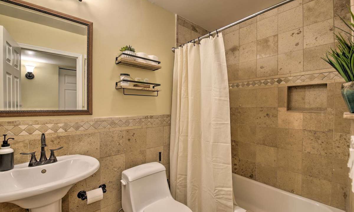 Photo of Bathroom in Papago Parkway