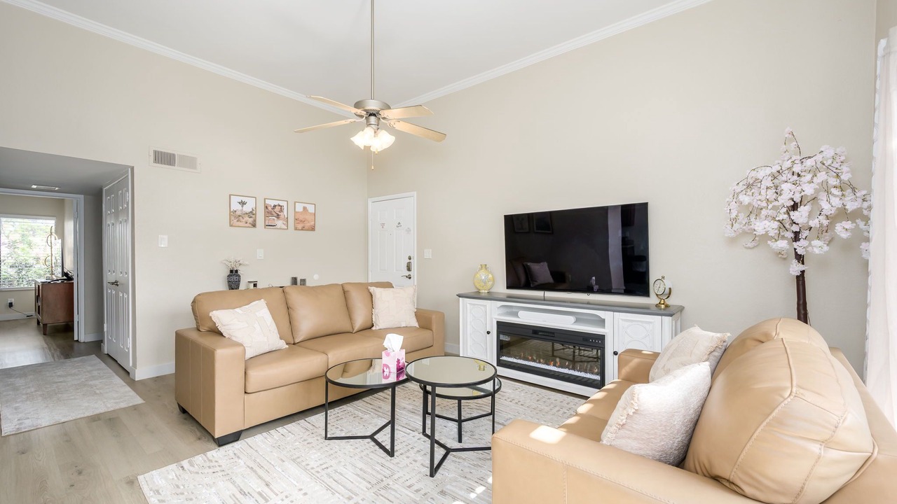 Photo of Livingroom in Scottsdale Estates Six