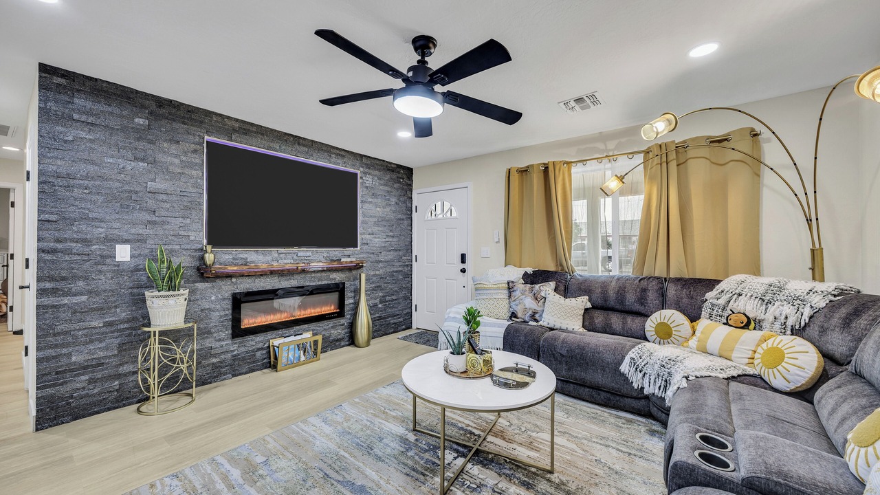 Photo of Livingroom in Maryvale