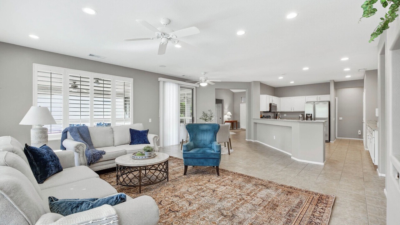 Photo of Livingroom in Surprise