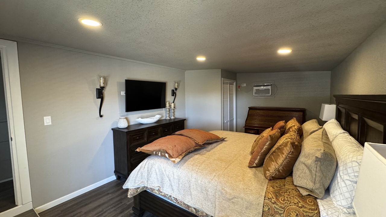 Photo of Bedroom in Foothills