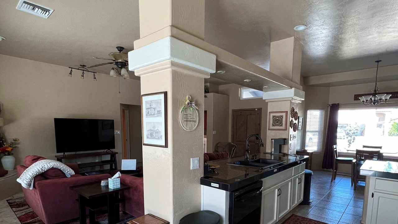Photo of Livingroom in Fortuna Foothills