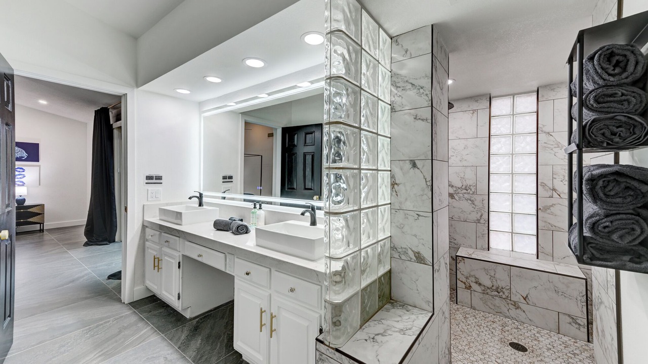 Photo of Bathroom in Moon Valley Vista