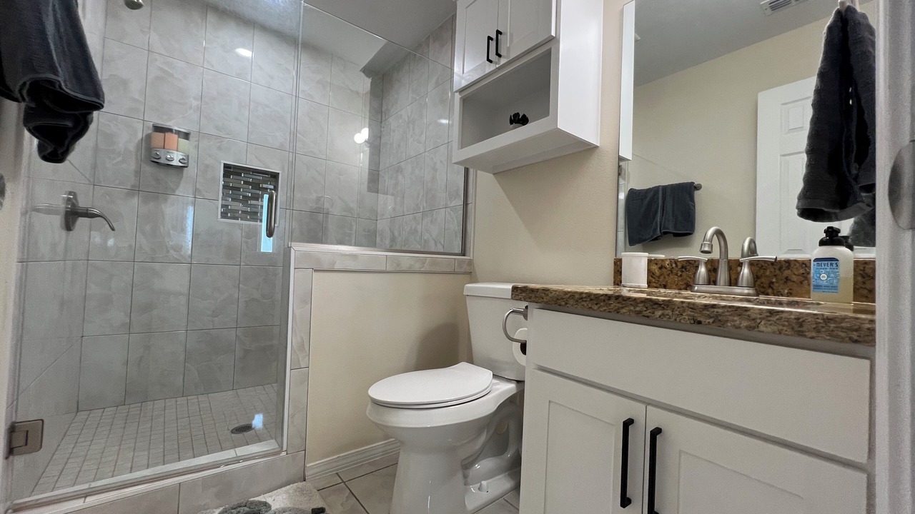 Photo of Bathroom in Brownsville
