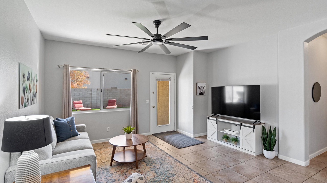 Photo of Livingroom in Sunrise